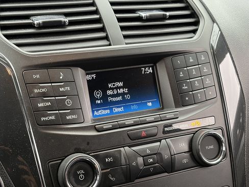 Used 2019 Ford Explorer FWD image 6