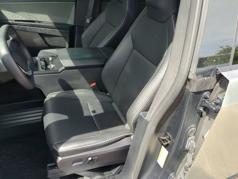 Used 2024 Tesla Cybertruck Cyberbeast AWD/4WD image 19