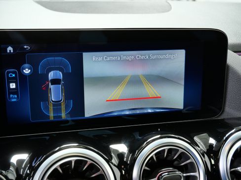 Certified 2025 Mercedes-Benz GLA 250 4MATIC image 30