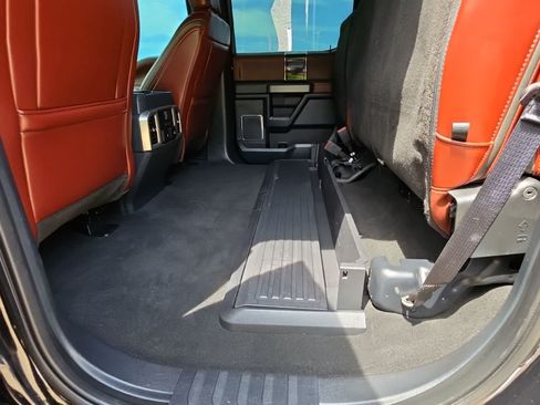 Used 2022 Ford F350 Platinum w/ FX4 Off-Road Package AWD/4WD image 45
