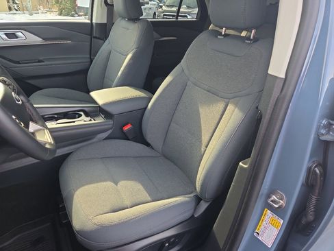 Used 2025 Ford Explorer Active image 18