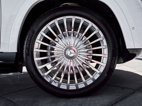 Used 2026 Mercedes-Benz Maybach GLS 600 4MATIC image 23