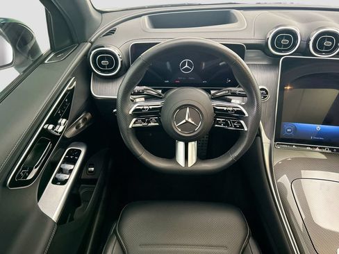 Used 2024 Mercedes-Benz GLC 300 4MATIC image 10