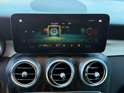 Used 2022 Mercedes-Benz GLC 300 image 30