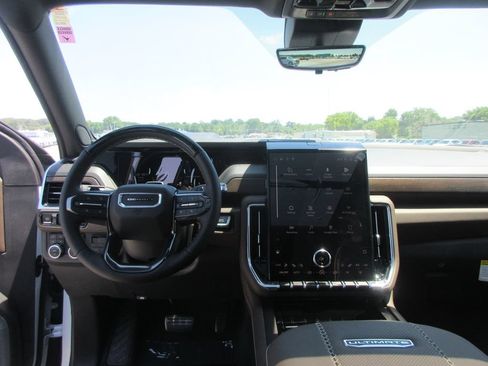 New 2026 GMC Yukon XL Denali Ultimate AWD/4WD image 16