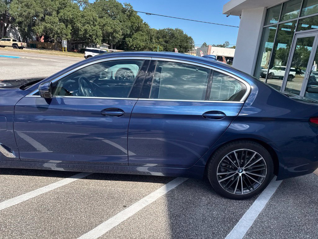 Used 2023 BMW 530e w/ Executive Package RWD image 11