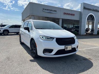 Certified 2025 Chrysler Pacifica Limited