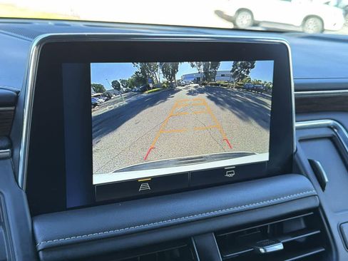 Used 2023 Chevrolet Suburban Premier image 17