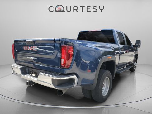 Used 2023 GMC Sierra 3500 Pro w/ Convenience Package image 4