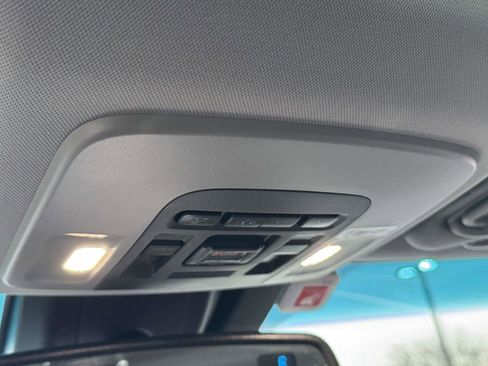 Used 2018 Toyota Camry XLE image 30