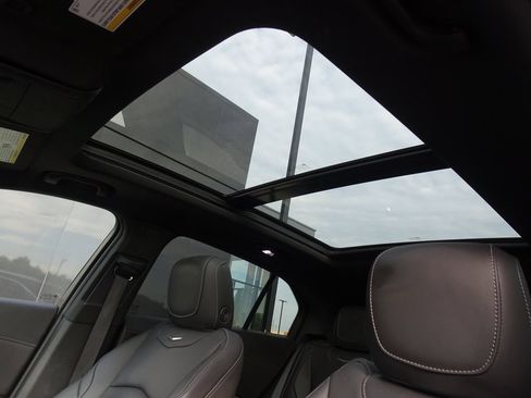 Used 2020 Cadillac XT4 Premium Luxury AWD/4WD image 11