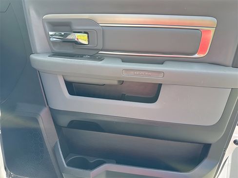 Used 2019 RAM 1500 Classic Warlock image 9