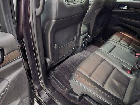 Used 2019 Jeep Grand Cherokee Overland w/ Trailer Tow Group IV image 32