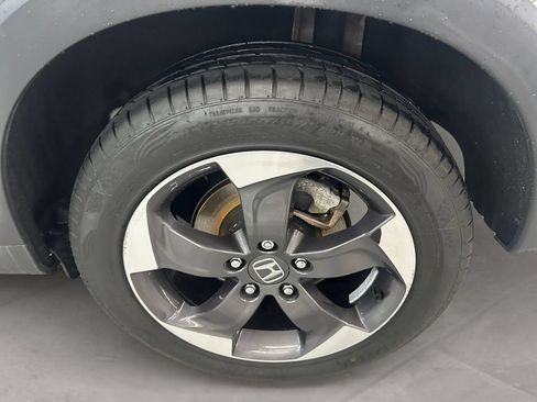 Used 2018 Honda HR-V EX image 14