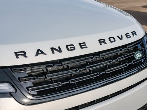 New 2026 Land Rover Range Rover Evoque Dynamic SE image 16