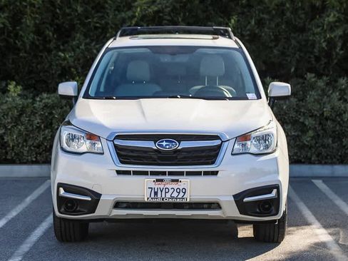 Used 2017 Subaru Forester 2.5i Premium w/ All-Weather Package image 2