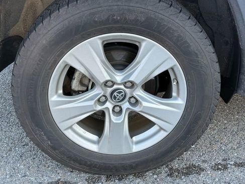 Certified 2019 Toyota RAV4 XLE image 15