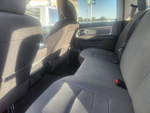 Used 2022 RAM 1500 Classic SLT image 7