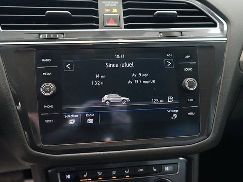 Used 2018 Volkswagen Tiguan SE image 33