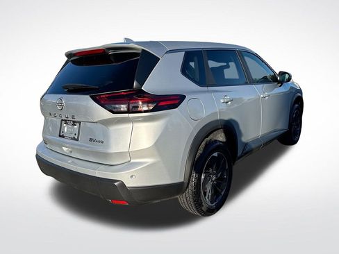 Used 2024 Nissan Rogue SV image 7