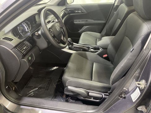 Used 2017 Honda Accord LX image 11