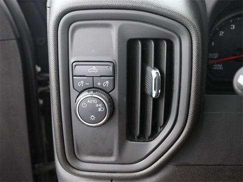 Used 2022 Chevrolet Silverado 1500 Custom image 14