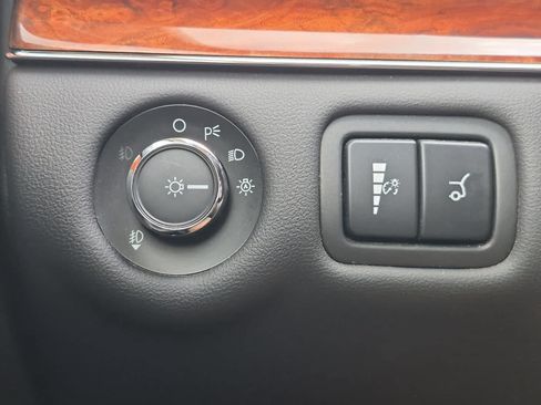 Used 2019 Lincoln MKT AWD image 28