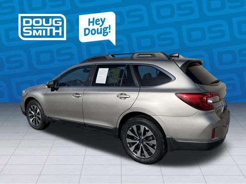 Used 2016 Subaru Outback 2.5i Limited image 3