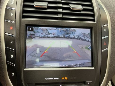 Used 2019 Lincoln MKC Select w/ Select Plus Package AWD/4WD image 36