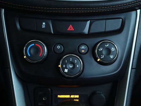 Used 2022 Chevrolet Trax LS w/ Tint and Cruise Package FWD image 38