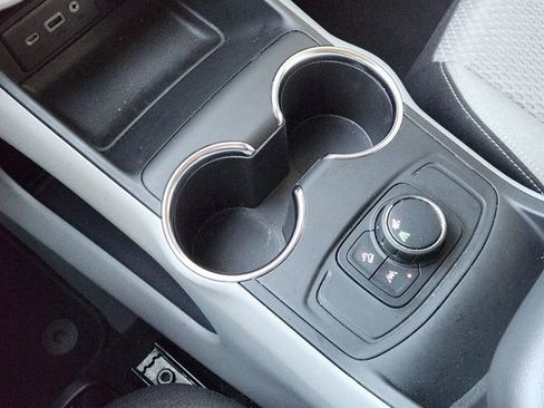 Used 2024 GMC Terrain SLE image 22