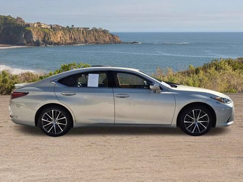 Used 2023 Lexus ES 300h w/ Premium Package FWD image 4