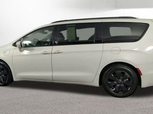 Used 2020 Chrysler Pacifica Limited w/ Advanced Safetytec Group image 7