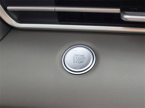 Used 2026 Hyundai Elantra Sport image 8