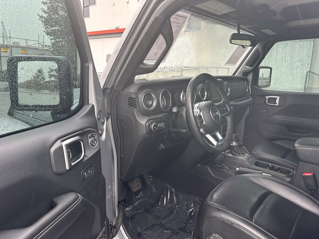 Used 2018 Jeep Wrangler Unlimited Sahara w/ Cold Weather Group AWD/4WD image 9