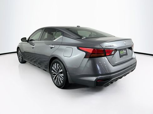 Used 2024 Nissan Altima 2.5 SV w/ SV Premium Package FWD image 5