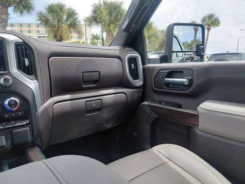 Used 2023 GMC Sierra 2500 SLT w/ SLT Premium Package AWD/4WD image 17
