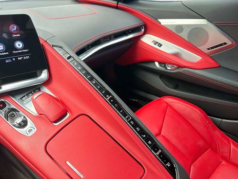 Used 2020 Chevrolet Corvette Stingray Preferred Cpe w/ 2LT Preferred Equipment Group RWD image 17