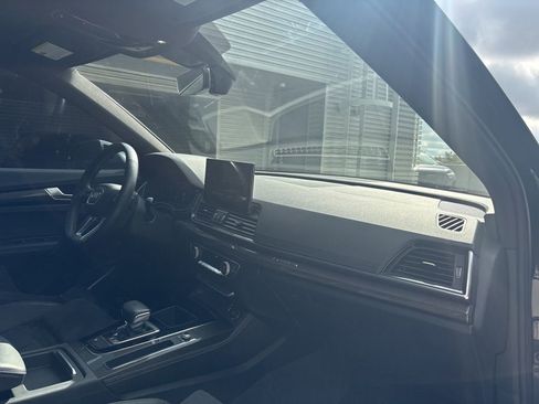 Used 2022 Audi SQ5 Premium Plus w/ Premium Plus Package image 15