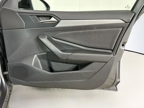 Used 2025 Volkswagen Jetta Sport image 30