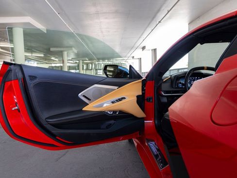 Used 2021 Chevrolet Corvette Stingray Preferred Conv w/ Z51 Performance Package RWD image 15