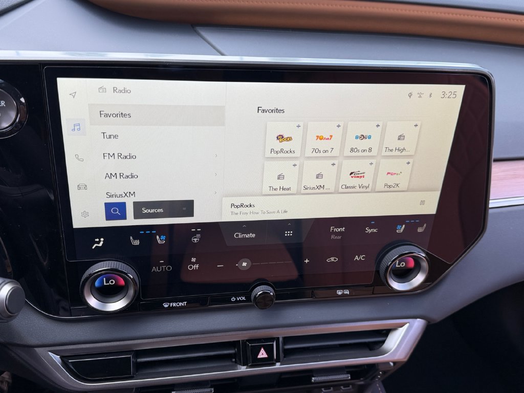 New 2026 Lexus RX 350h AWD/4WD image 17