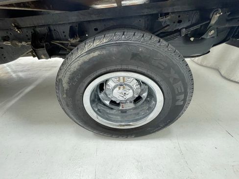 Used 2022 RAM 3500 Tradesman w/ Chrome Appearance Group AWD/4WD image 8
