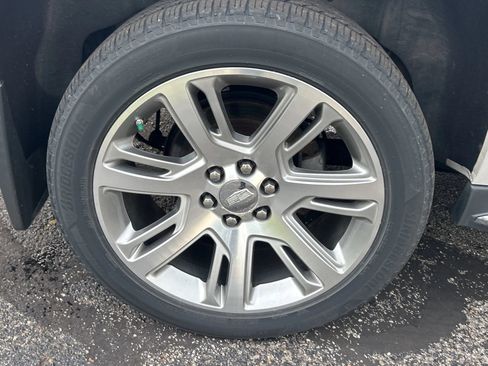 Used 2018 Cadillac Escalade ESV Luxury AWD/4WD image 26