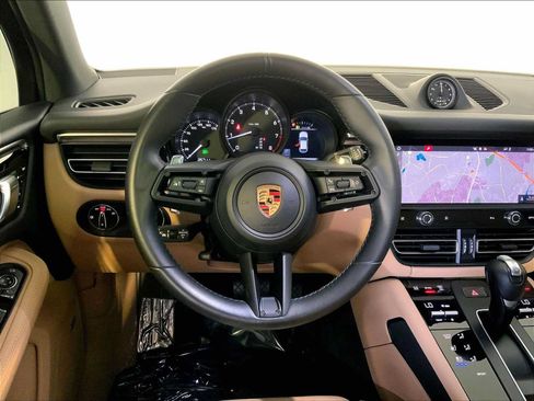 Certified 2023 Porsche Macan AWD/4WD image 15