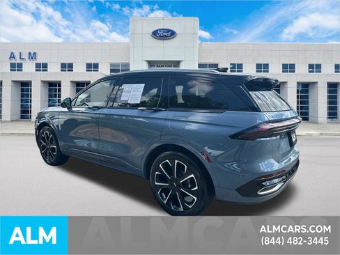 Used 2025 Lincoln Nautilus Reserve AWD/4WD image 8