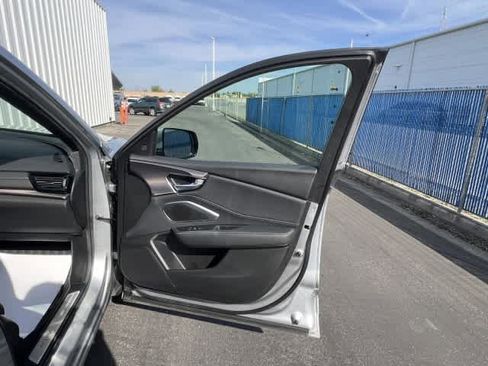 Used 2025 Acura RDX SH-AWD image 23
