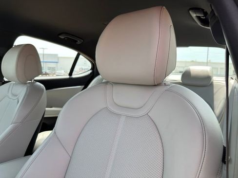 Used 2025 Genesis G70 2.5T AWD/4WD image 21