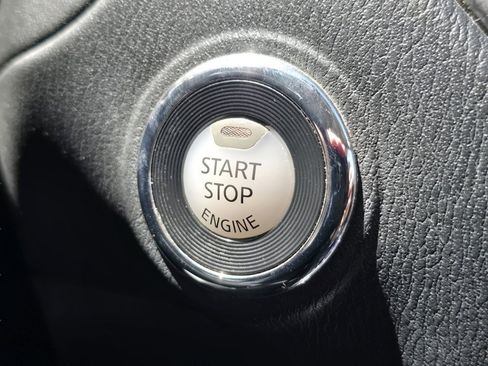 Used 2020 Nissan Pathfinder SL AWD/4WD image 9