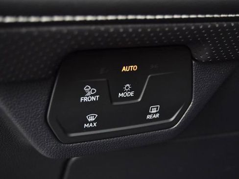 New 2026 Volkswagen Atlas SE image 11